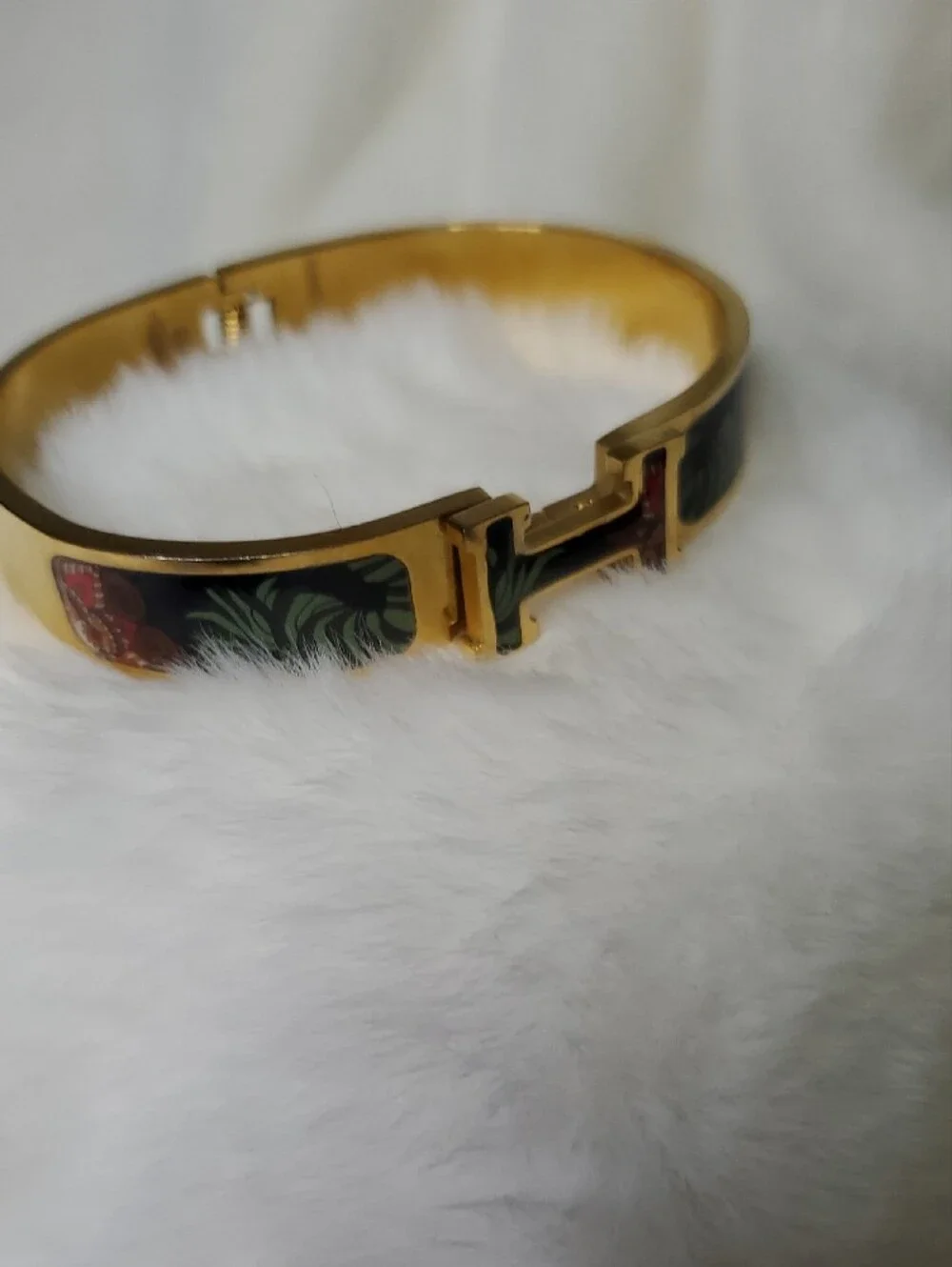 Fashion Jewelry Gold-Tone Leaf Enamel H Cuff Bracelet with Green and Black